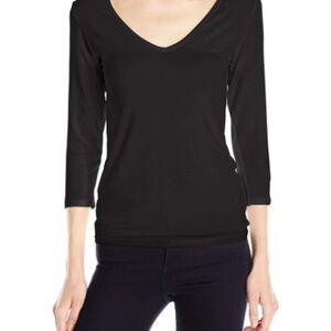 MAJESTIC TEES SOFT TOUCH 3/4 SLEEVE PLEAT BACK V-NECK top